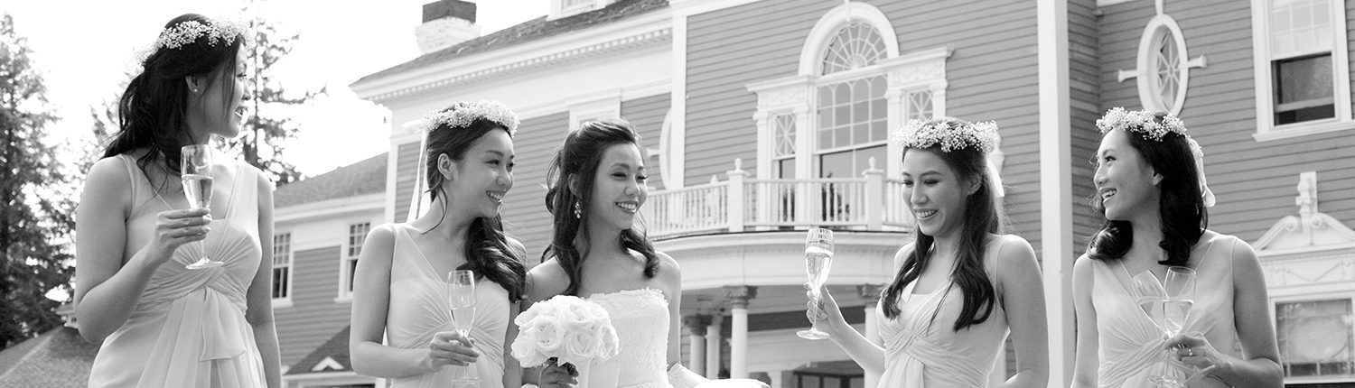 The wedding, the girls crew